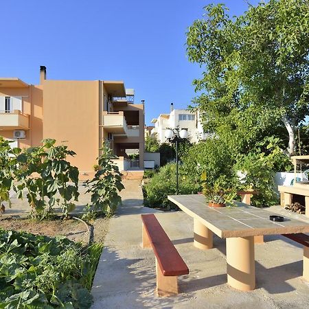 Sofoklis Apts Stalos Luaran gambar
